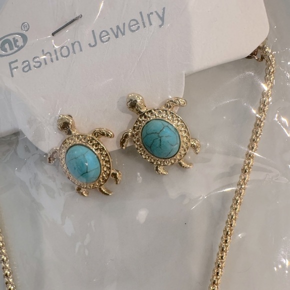 Fashion Jewelry Gold Turquoise Turtle Pendant Necklace and Earring Set - Picture 2 of 5
